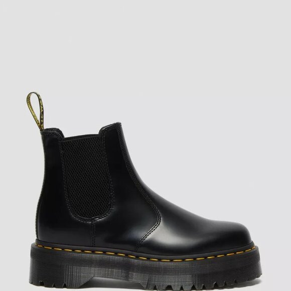 Dr. Martens Womens 2976 Smooth Leather Platform Chelsey Boots Black  New - Picture 1 of 16